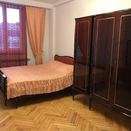 33 Martiros Saryan Street Lägenhet Jerevan Exteriör bild
