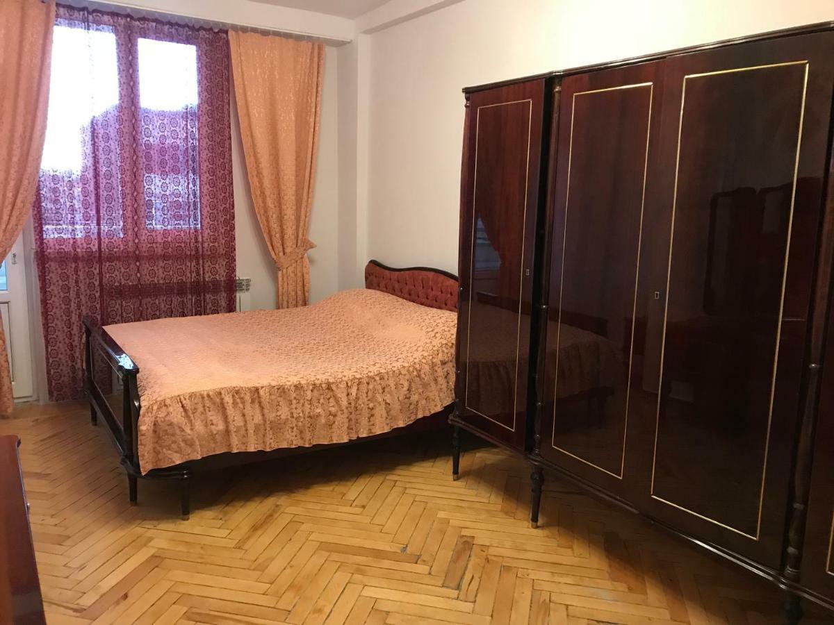 33 Martiros Saryan Street Lägenhet Jerevan Exteriör bild