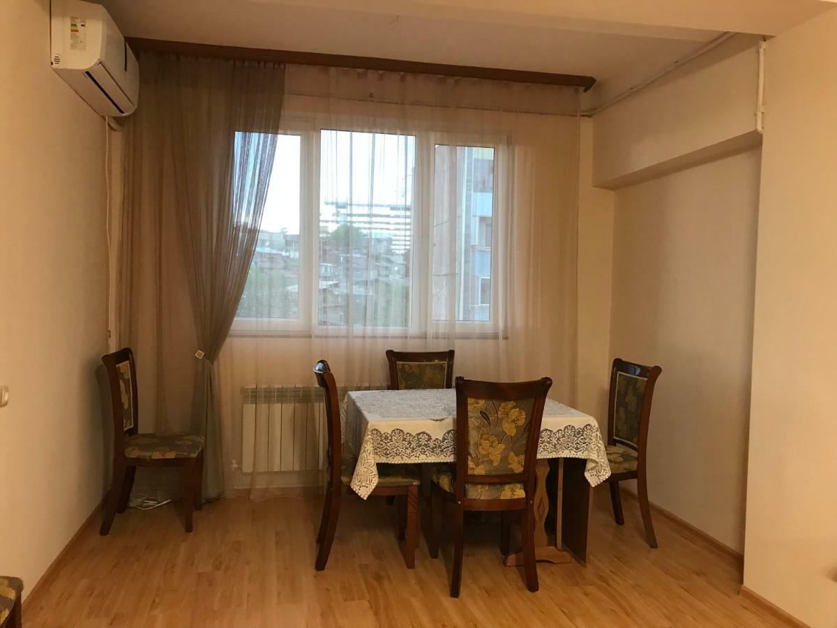 33 Martiros Saryan Street Lägenhet Jerevan Exteriör bild