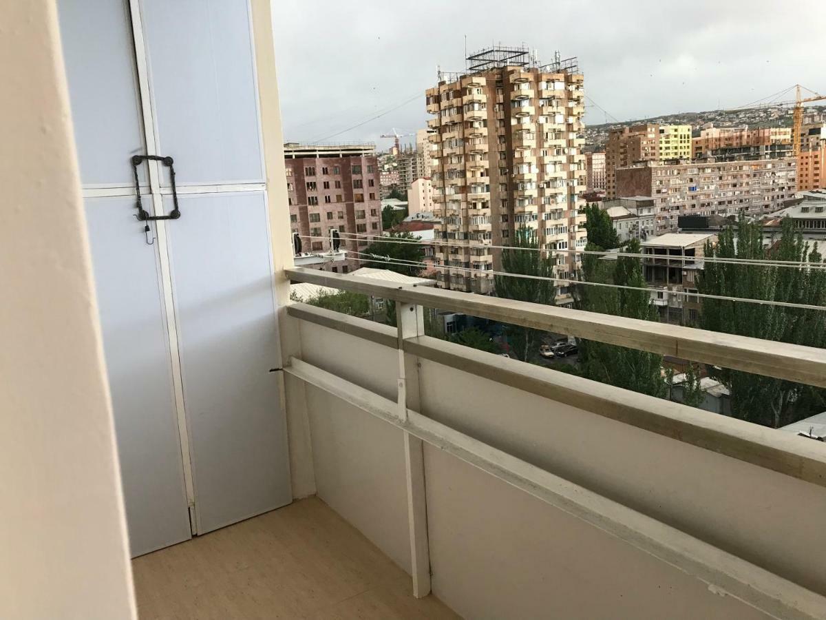 33 Martiros Saryan Street Lägenhet Jerevan Exteriör bild